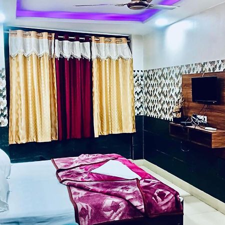 Hotel Vishal Palace Unnao Esterno foto