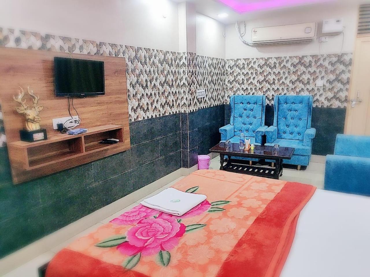 Hotel Vishal Palace Unnao Esterno foto