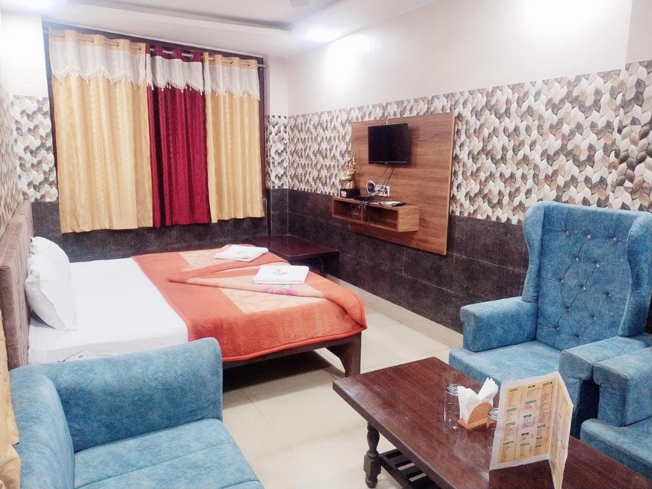 Hotel Vishal Palace Unnao Esterno foto