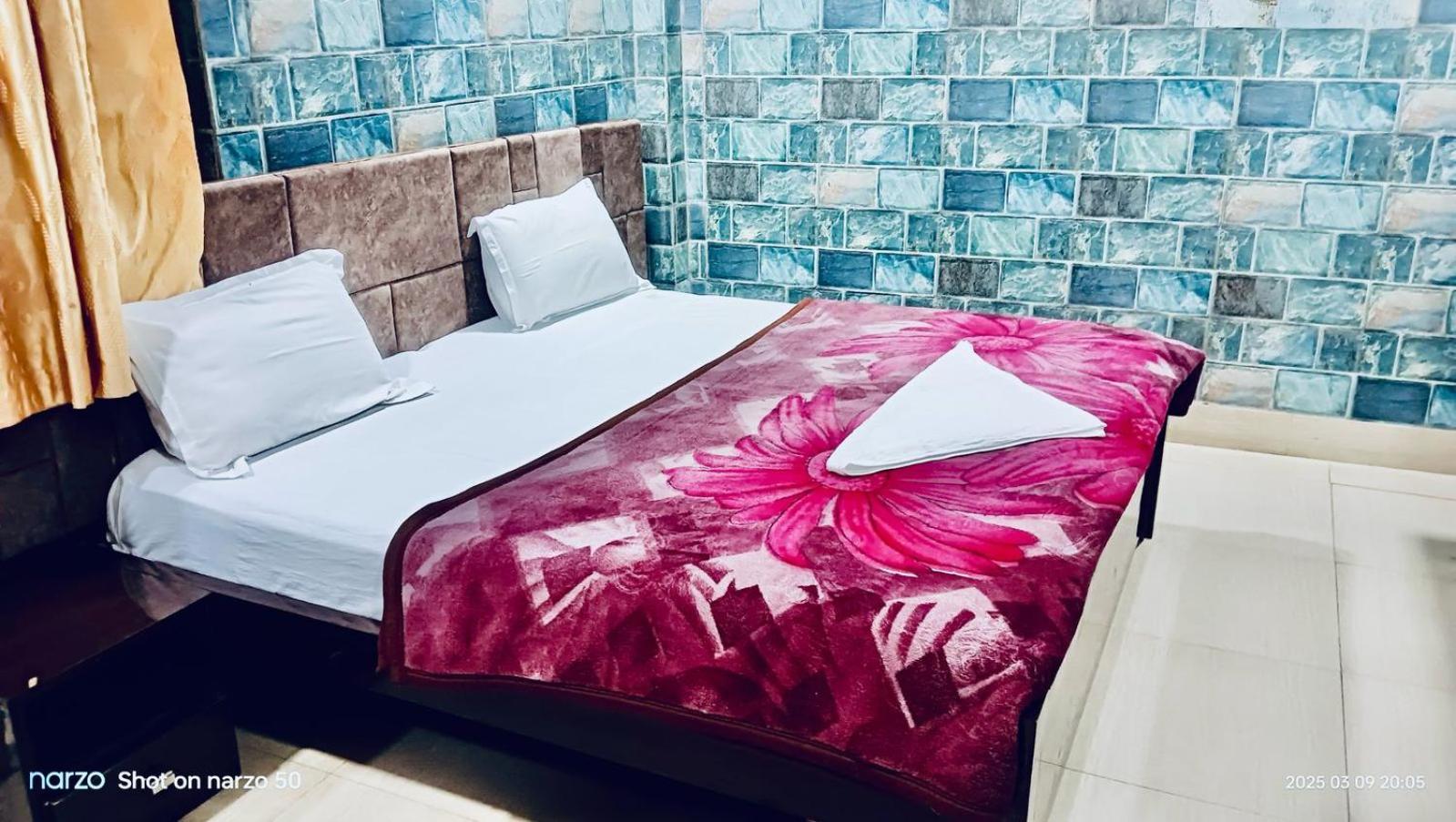 Hotel Vishal Palace Unnao Esterno foto