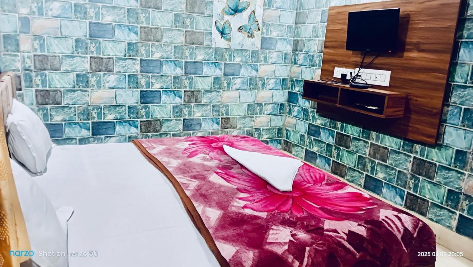 Hotel Vishal Palace Unnao Esterno foto
